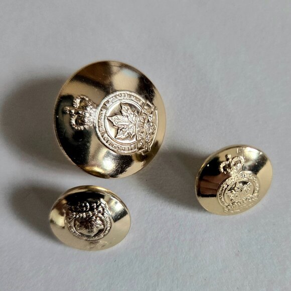 3 Canadian military gold metal buttons. - Picture 1 of 4